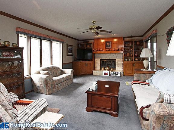 3rd image of 6301 Oaks Holw