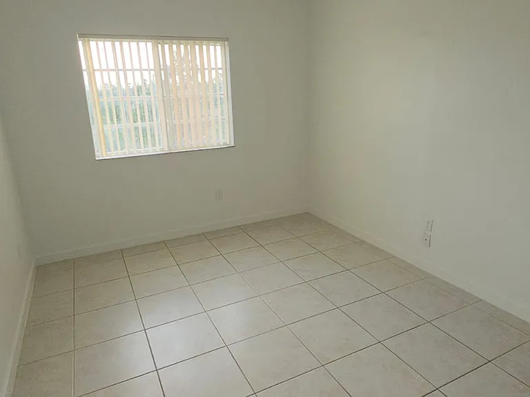 7280 NW 114th Ave #305 — Photo 13