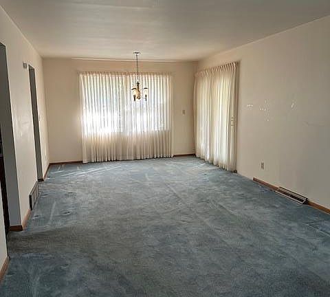 3rd image of 3 Edgewood Ct