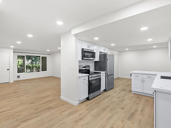 3rd image of 10307 38th Avenue Ct