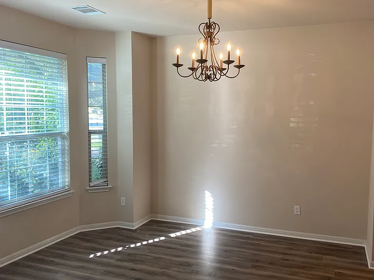 9812 Morgan Creek Dr — Photo 2