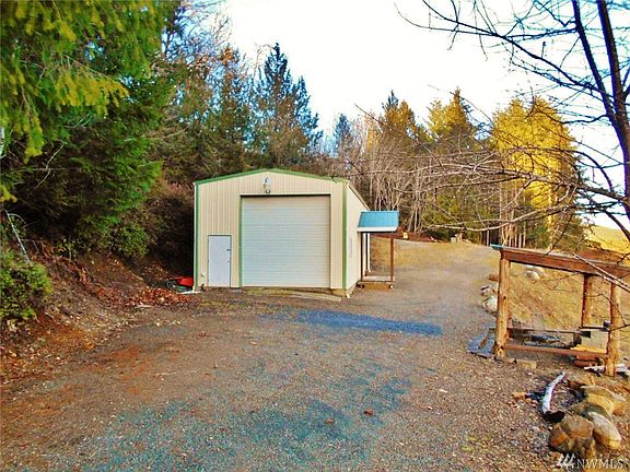 4th image of 772 Forest Dr
