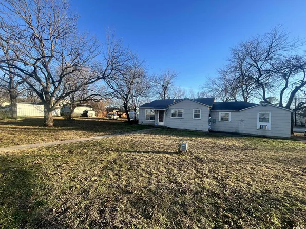 600 E Mesquite St, Nocona, TX 76255