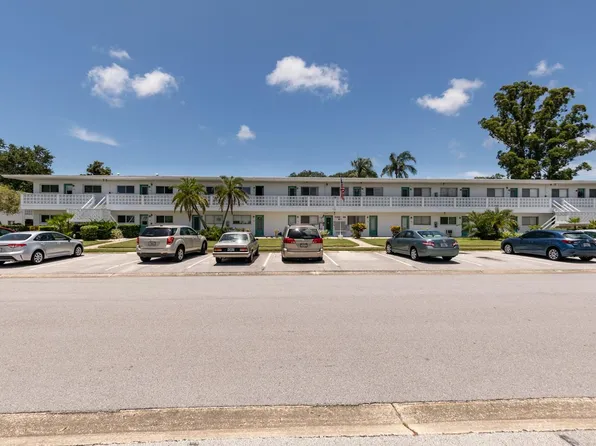 11200 86th Ave APT 202, Seminole, FL 33772