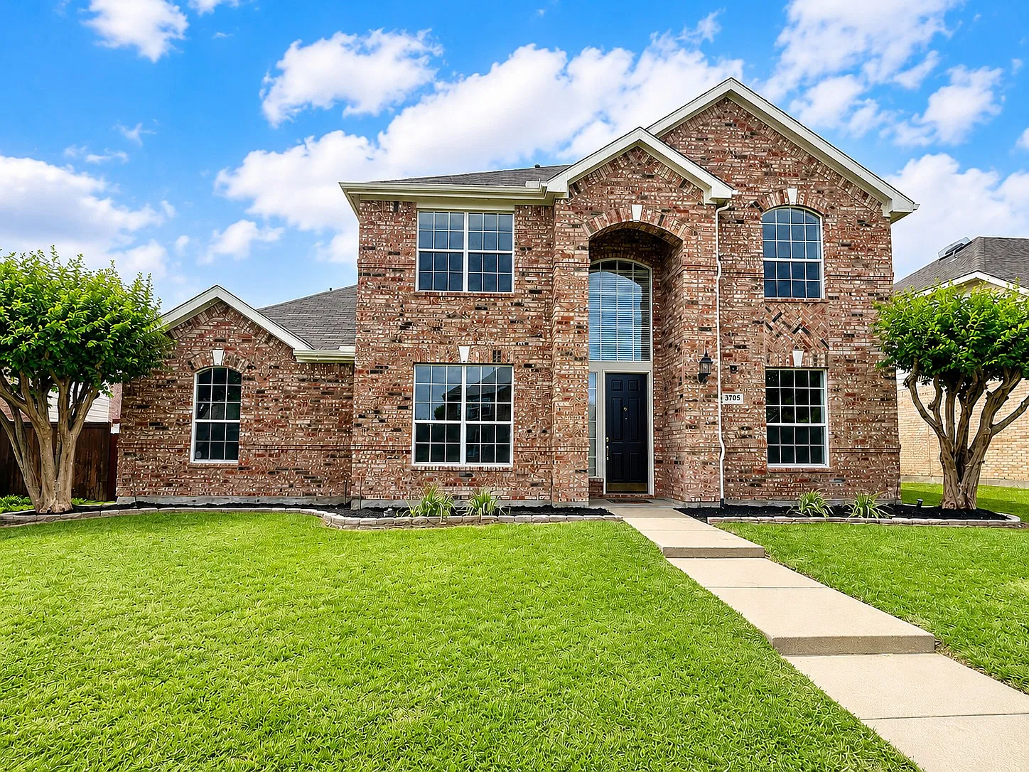 4 bed, 2988 sqft, $2,990 — Photo 1