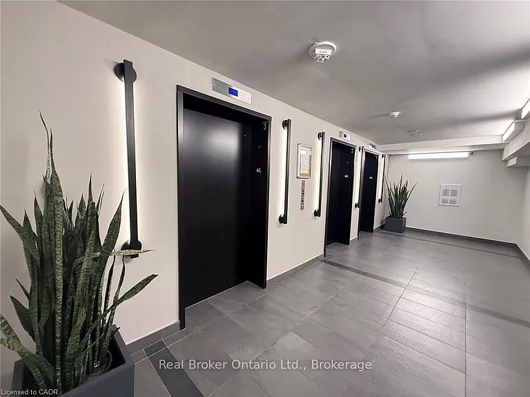 1 Jarvis St #905 — Photo 18