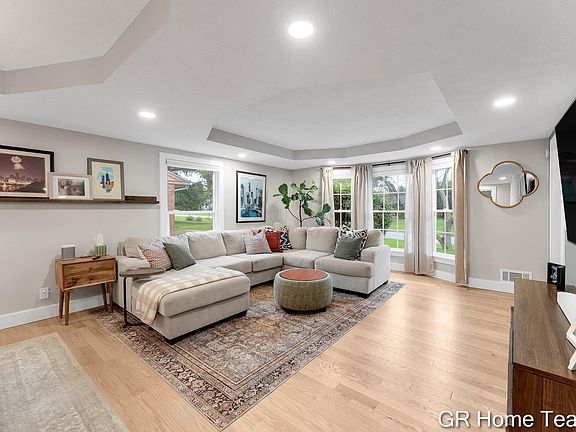 4th image of 1619 Millbrook St SE