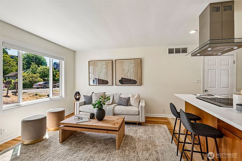 5th image of 9227 Palatine Avenue N