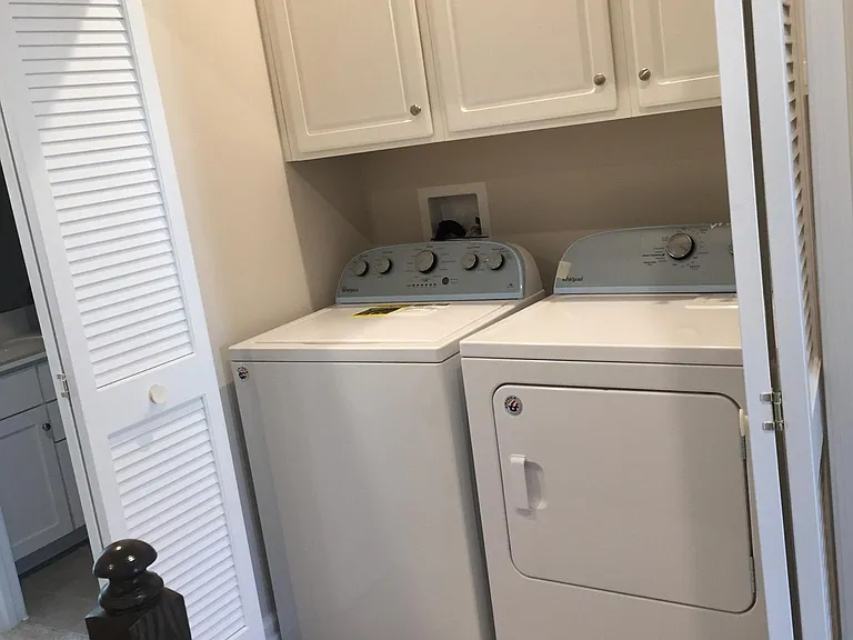 3rd floor washer and dryer