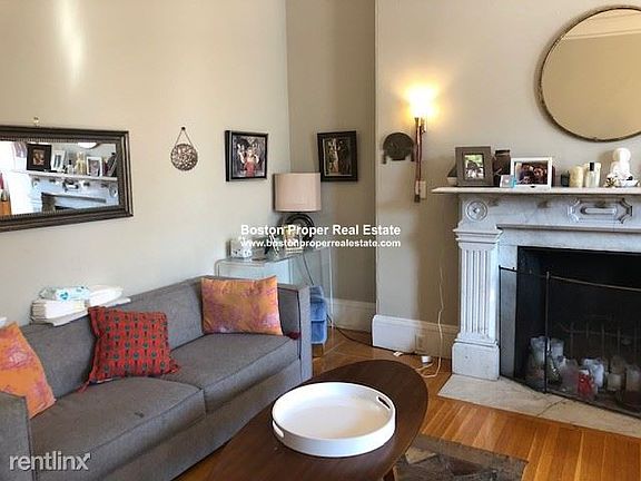 119 Commonwealth #7 Boston - Back Bay Unit Photo 4 (1)