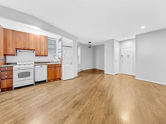 5th image of 124 W 109th St #3B