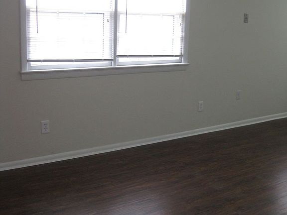 4th image of 840 Little Bay Ave APT 5