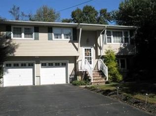 13 Nalron Dr, Ledgewood, NJ 07852