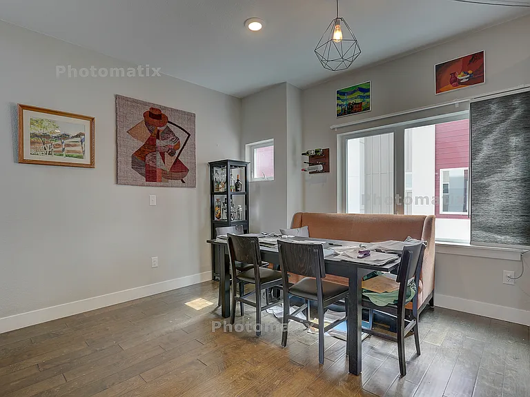 Dining room (2nd floor)