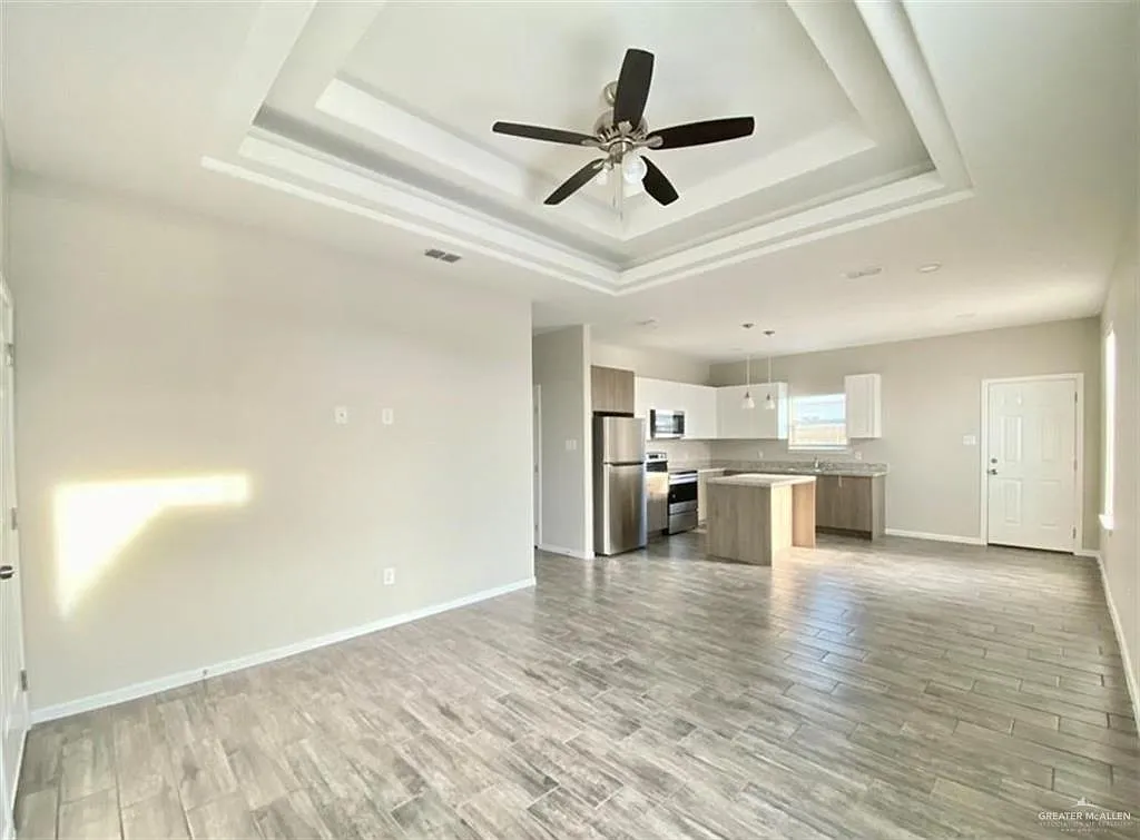2 bed, 2.0 bath, 928 sqft, $1,050 — Photo 4