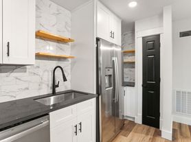 Brand New 1BD/1BA in Bywater with W/D in unit, Central AC, Gated Parking