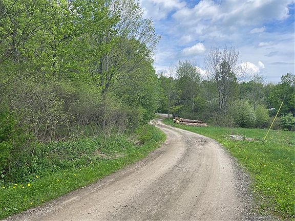 4th image of 174 Peraglie Rd