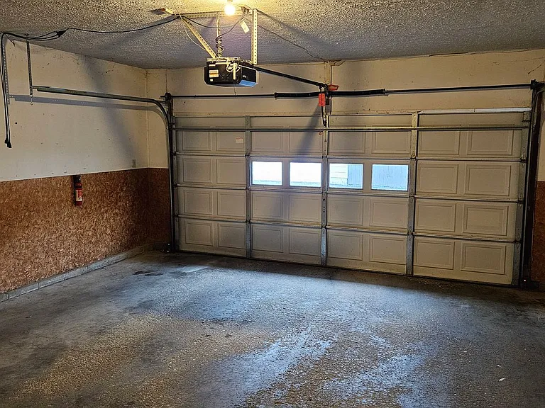 1252 Colonial Dr — Photo 21