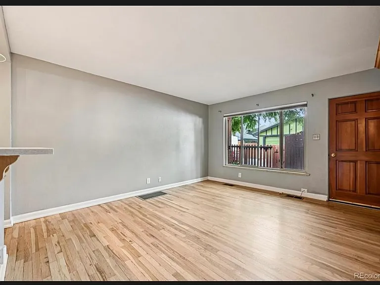 W 35th Ave — Photo 4