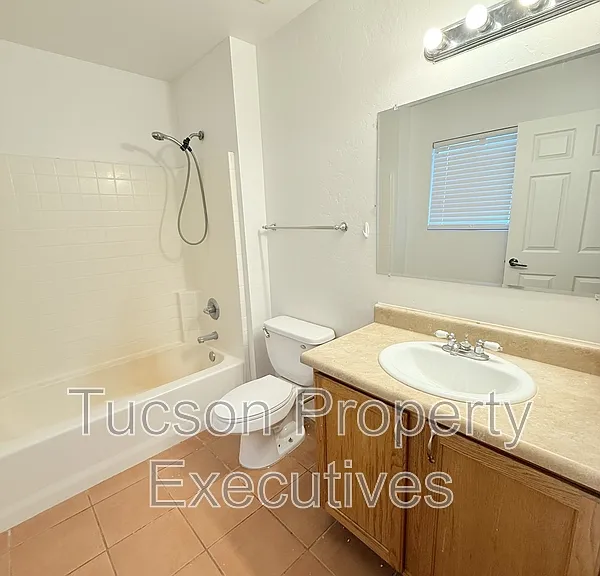 440 E 23rd St #1 — Photo 8