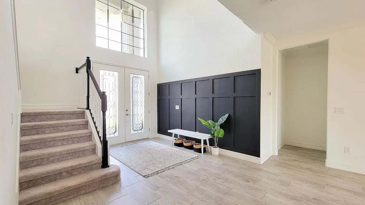 5 bed, 4.5 bath, 3945 sqft, $7,800 — Photo 2