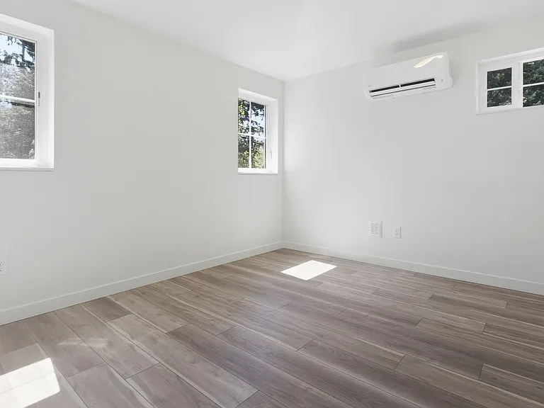 3543 NE 145th St — Photo 14