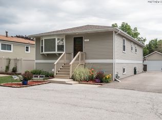 535 2nd St, Lemont, IL 60439