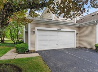 1459 Walnut Hill Ave #B, St Charles, IL