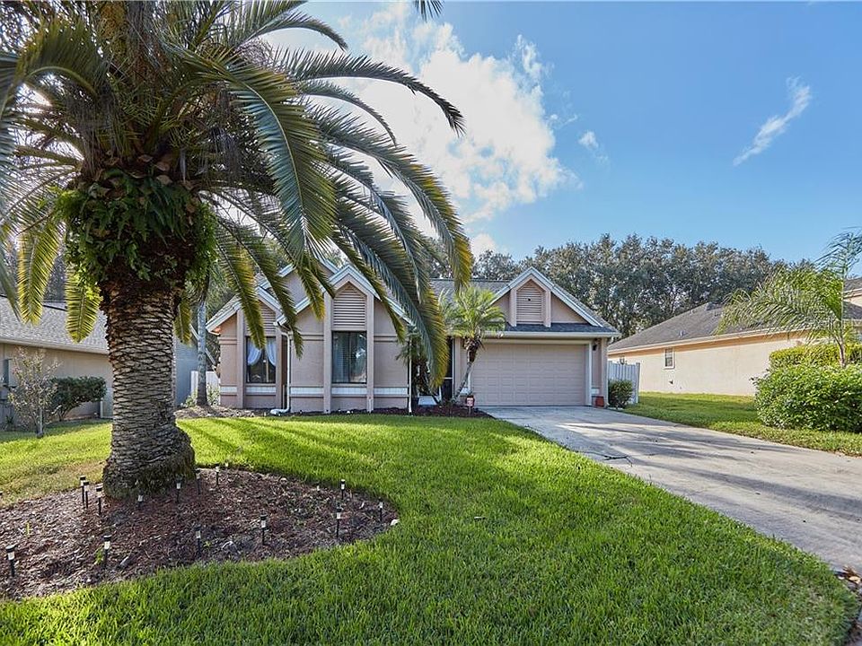 1st image of 466 Autumn Oaks Pl
