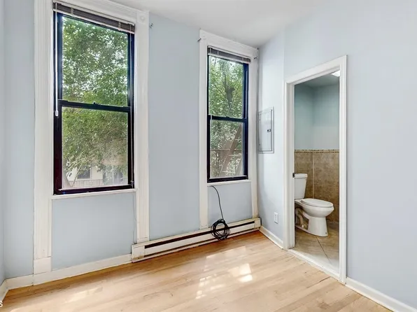 244 Webster Avenue image 12 of 25