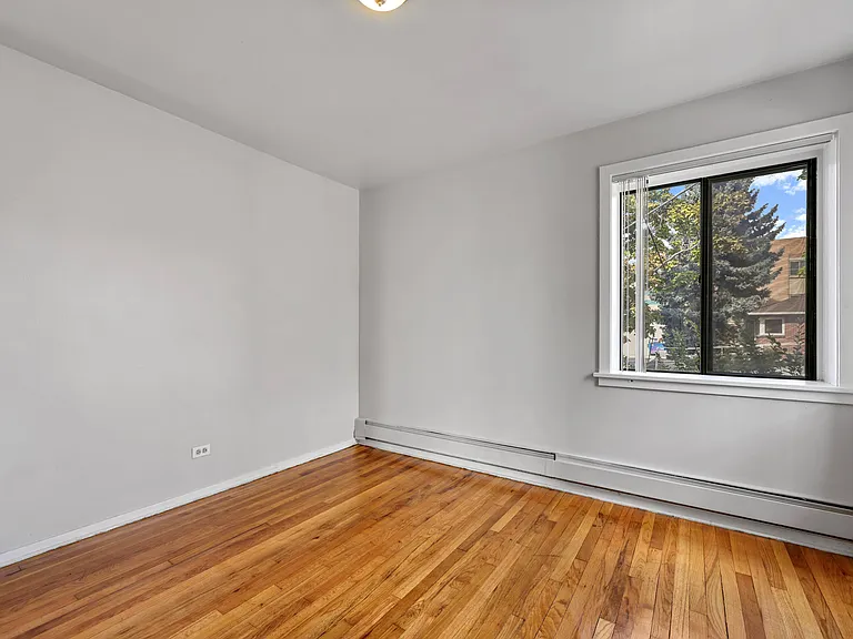 Clermont Apartments — Photo 13