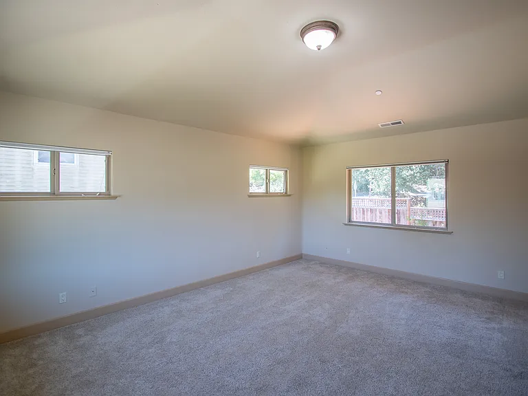 120 Misty Ct — Photo 34