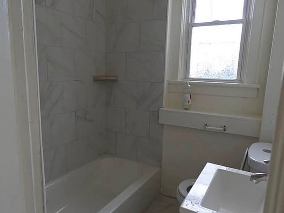 5th image of 112 Main St #3R