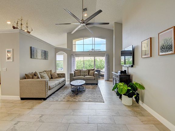 4th image of 9333 Cove Point Cir