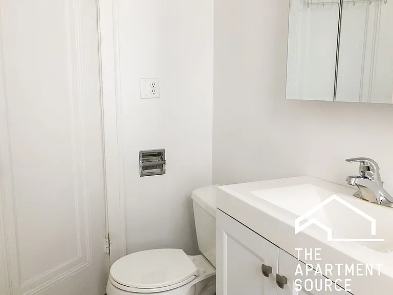 3915 N Greenview Ave #1 — Photo 10