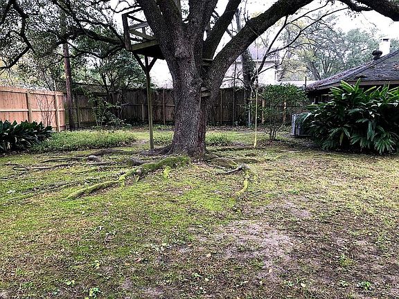 3rd image of 7509 Creekwood Dr