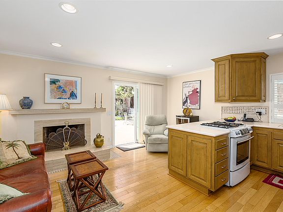 3rd image of 6016 Paseo Palmilla