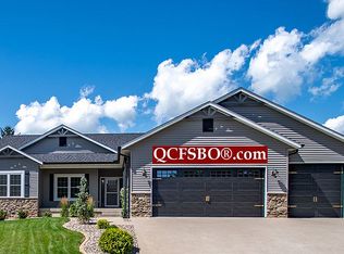 2224 E 34th Ct, Davenport, IA 52806