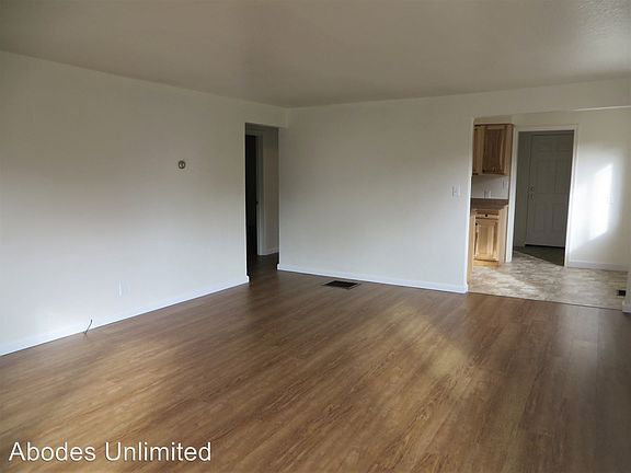 4th image of 1774 NE Klamath Ave APT 1