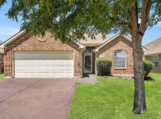 821 Austin Ln, Lavon, TX 75166