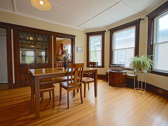 4th image of 24-26 Essex Ave Unit 2