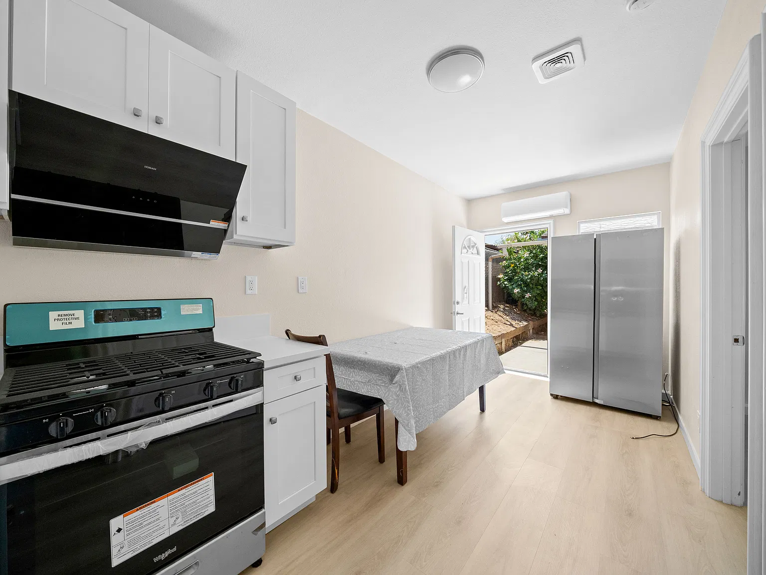 3 bed, 1450 sqft, $2,200 — Photo 1