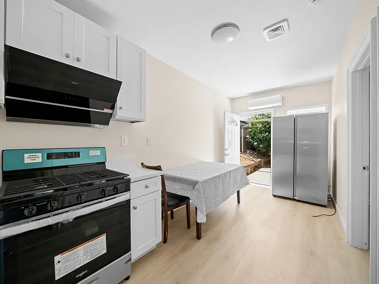 2032 Victoria Dr — Photo 1