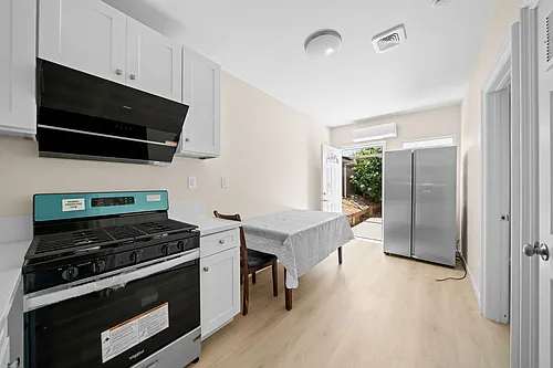 2032 Victoria Dr Photo 1