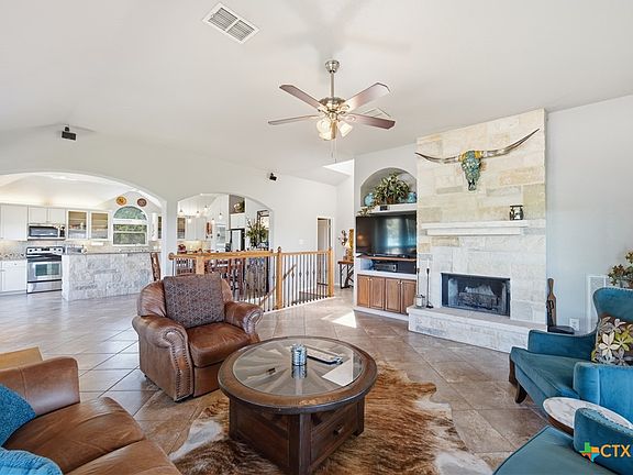 5th image of 1701 Charter Oak Dr