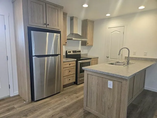 3 bed, 2.0 bath, 924 sqft, $1,700 — Photo 3