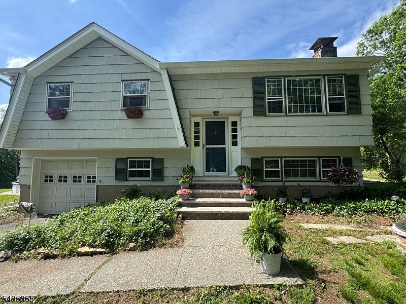1st image of 55 Mary Ann Rd