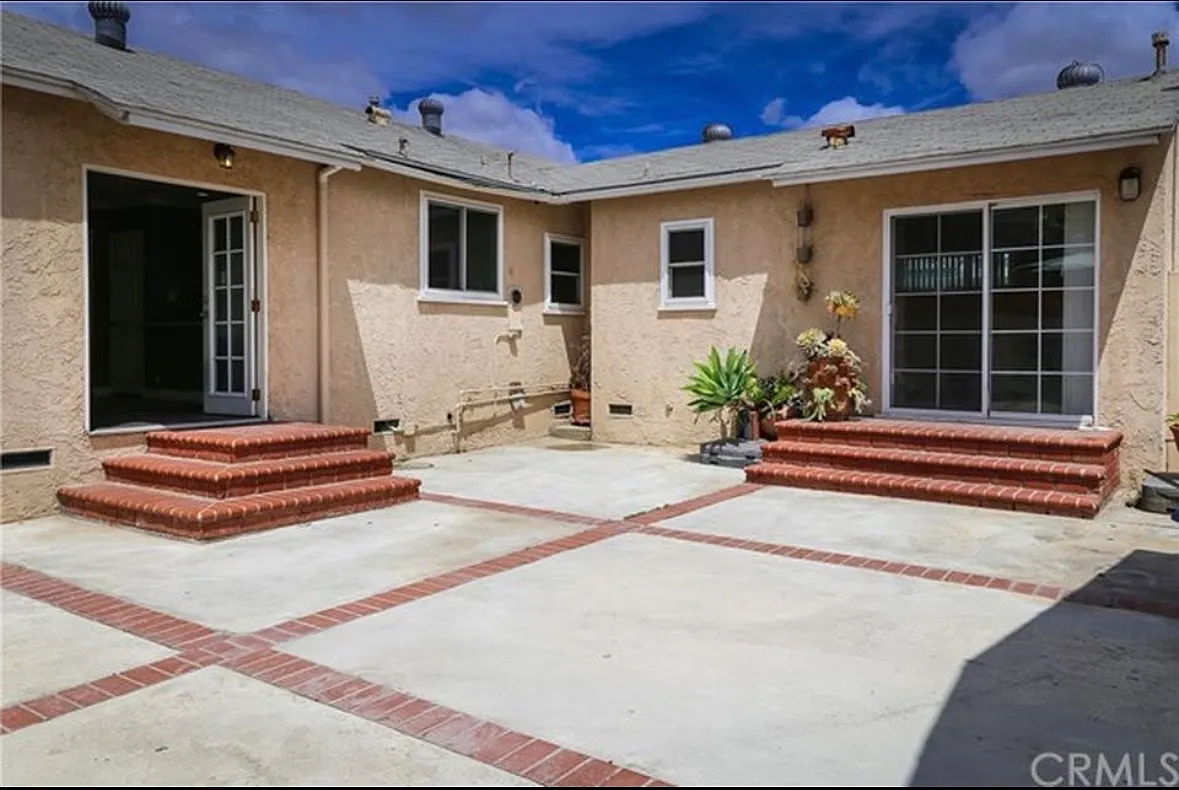 4 bed, 1542 sqft, $4,400 — Photo 3