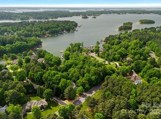 361 Bay Harbour Rd, Mooresville, NC 28117