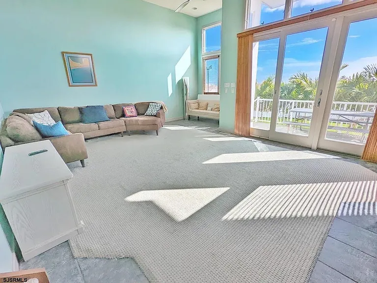 4501 Boardwalk #B — Photo 3